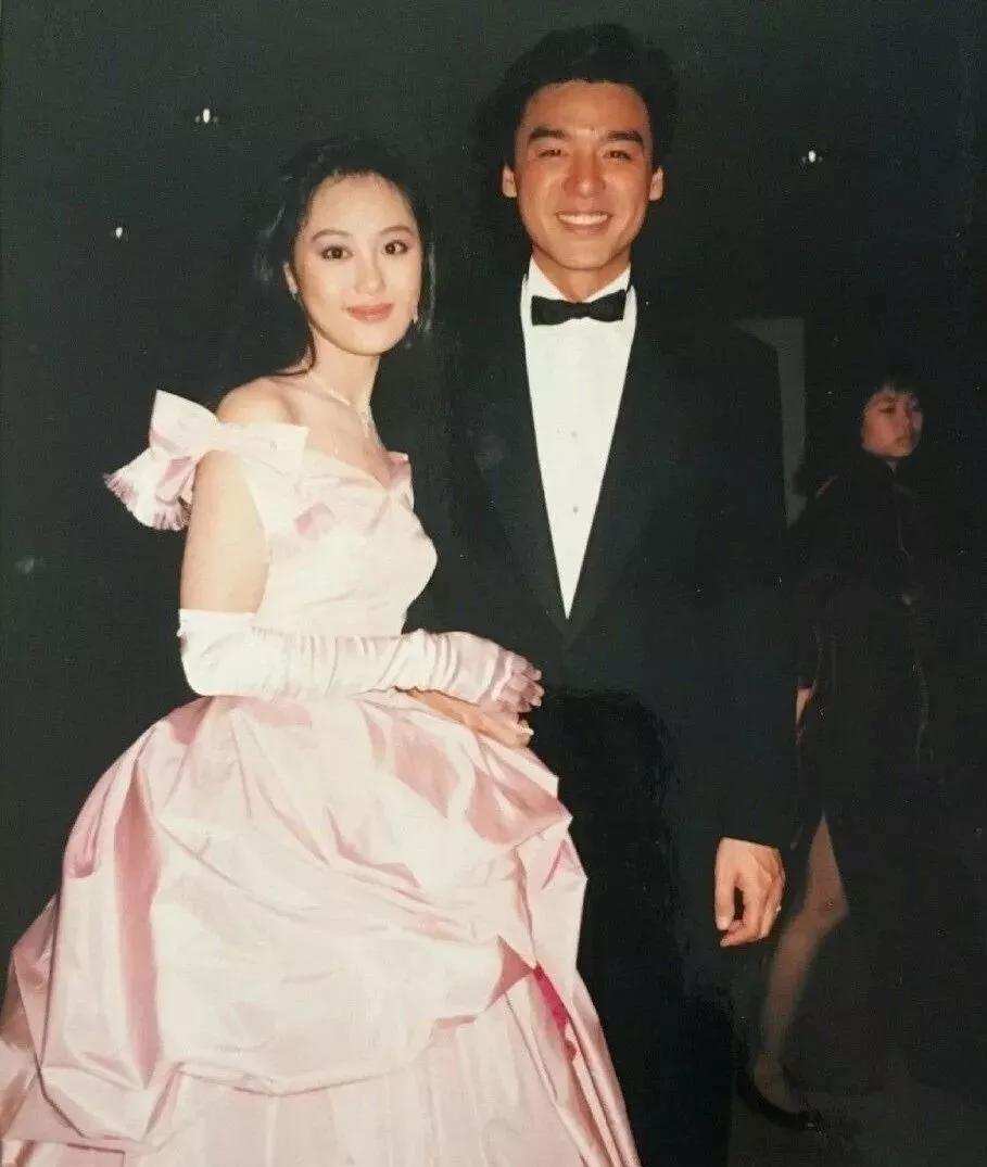 神奇的吉娜,作为郎朗太太的社会学意义