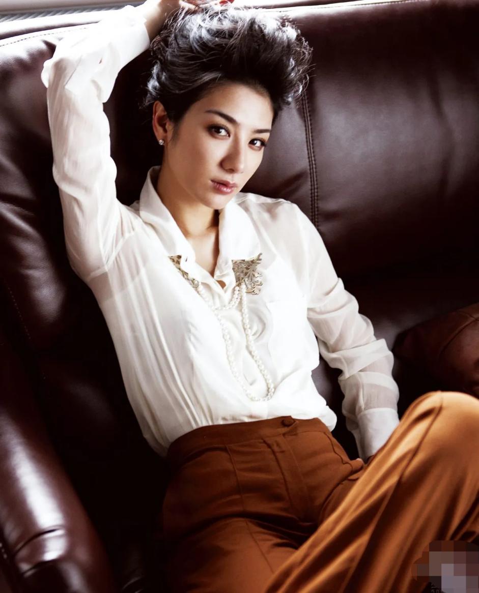 黄奕谈上错花轿,黄奕上错花轿嫁对郎的剧中照片