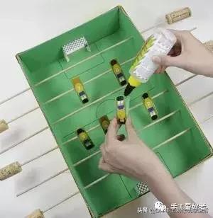 球迷爸爸靠指偶游戏带娃，手工制作的指偶乐趣多