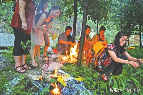 农村葬礼办几天,下葬当天应准备哪些祭品