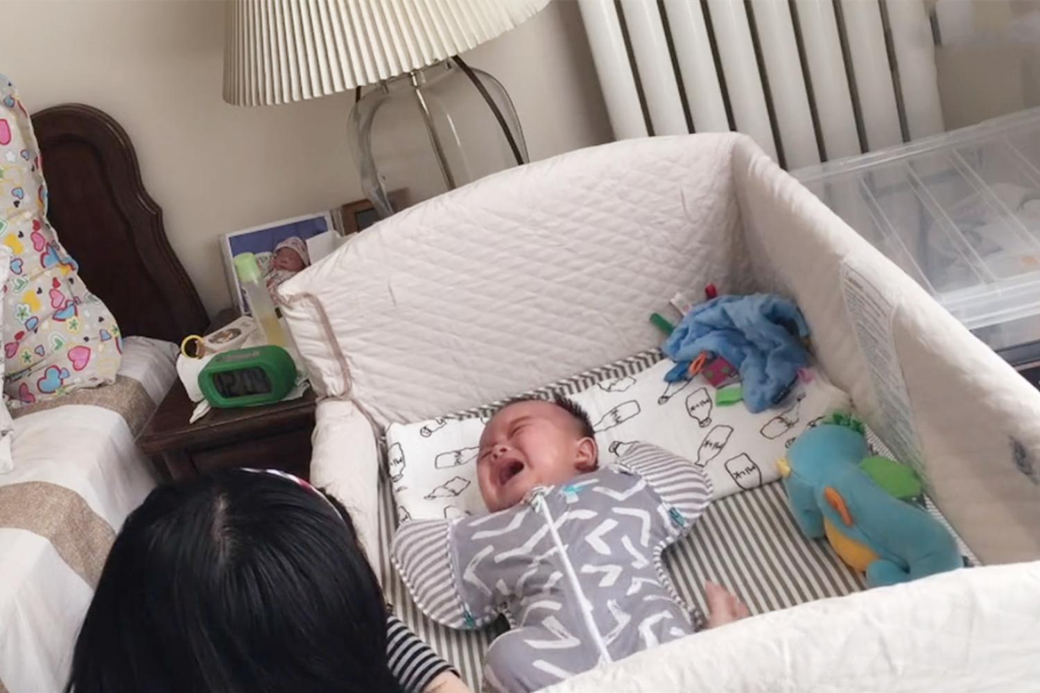 怎样解决宝宝夜间频繁醒来的问题,宝宝白天睡眠浅容易醒怎么处理