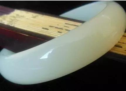 和田玉简单辨别真假方法,和田玉真假辨别最简单方法