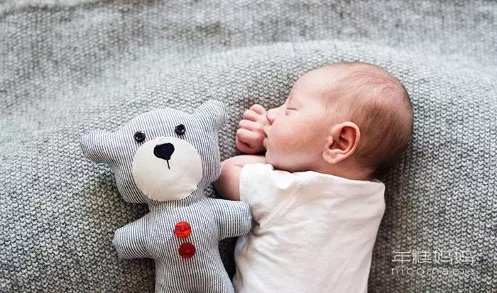 扁头偏头怎么睡回来,头型扁头歪头影响智力吗