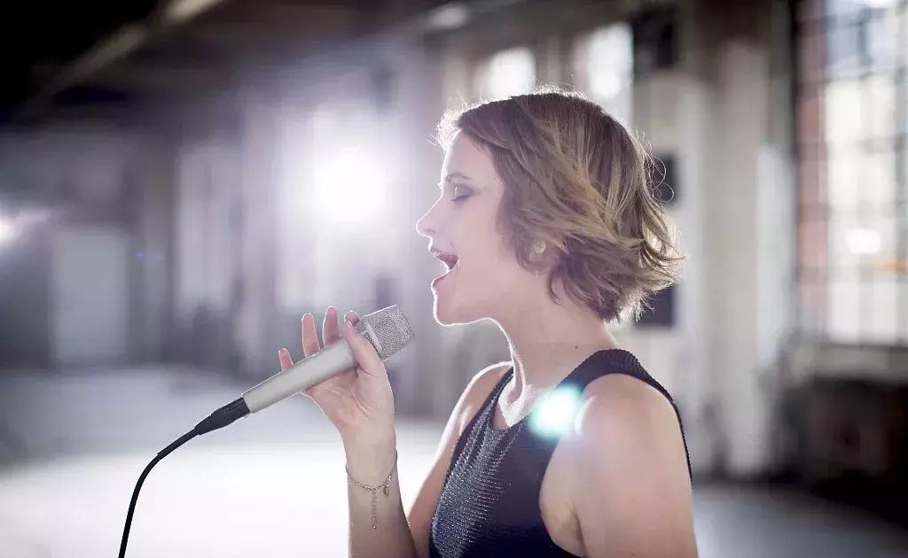 初学者改掉用嗓子唱歌的正确方法,唱歌用喉咙唱怎么改掉