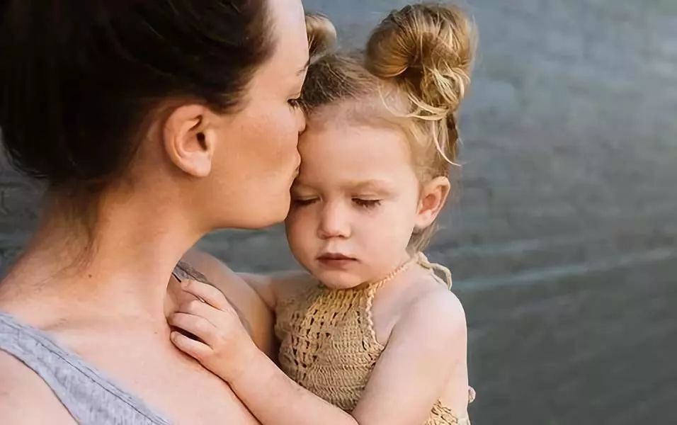 中耳炎的症状表现是什么原因导致,一岁宝宝中耳炎的症状表现有哪些