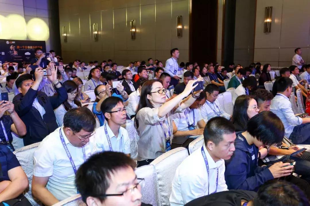 荣誉时刻感言,荣誉时刻我们一起见证