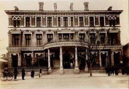 汇丰银行：扳倒胡雪岩，构陷孟晚舟，卸磨杀驴的戏码能演多久