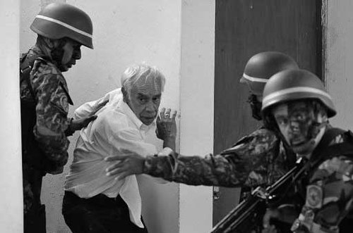 500多人被劫持解救持续126天,被劫持的人质52集完整版