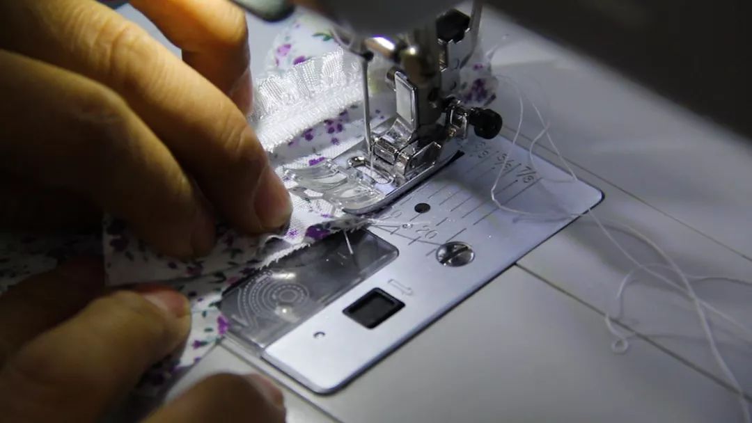 手残党制作娃娃衣服教程,衣物改造变玩偶