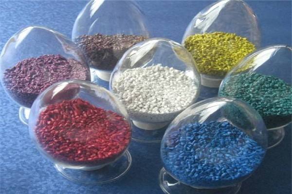 塑胶产品注塑生产全过程及流程,塑胶材料特性与选材标准