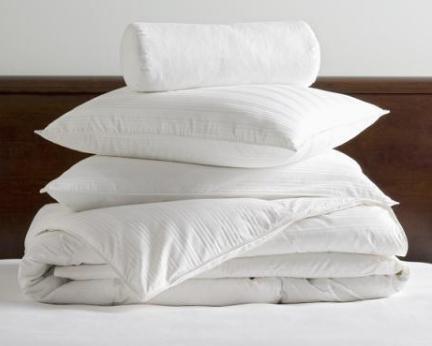 晒完被子为什么感觉被子有点潮,被子晒完为什么很热乎