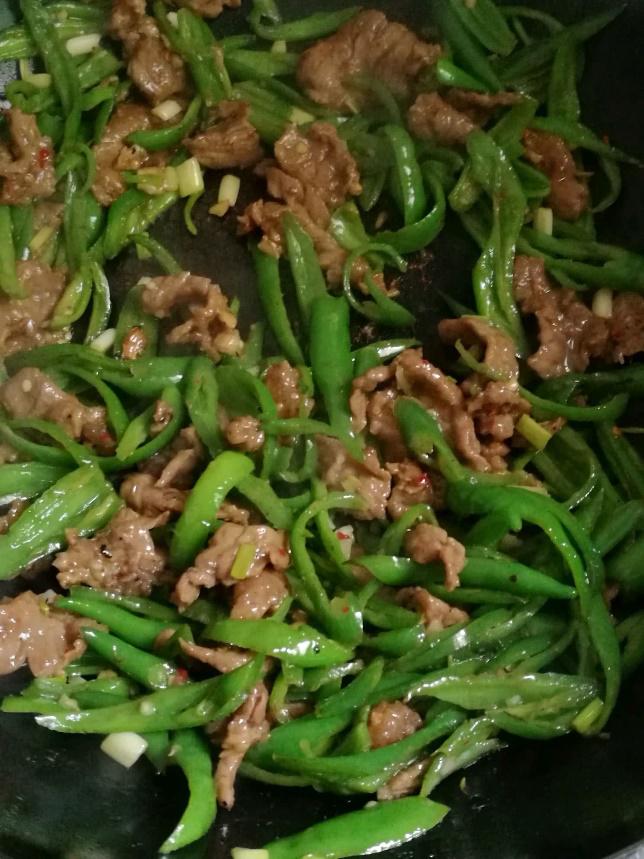 第一时间就是吃一碗广西特色米粉,湖南米粉最正宗的吃法