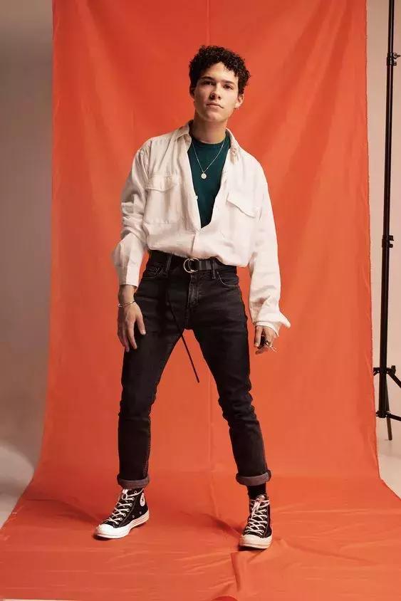 一根腰带穿衣搭配图,一条细细的腰带