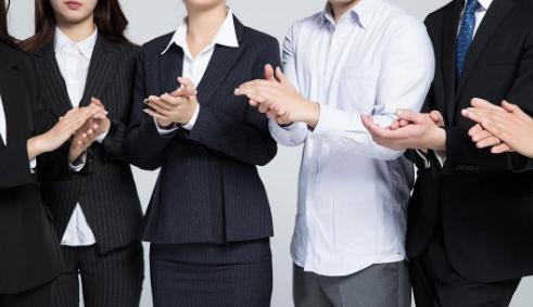 职场上,如何保证自己不会站错队?教你3招