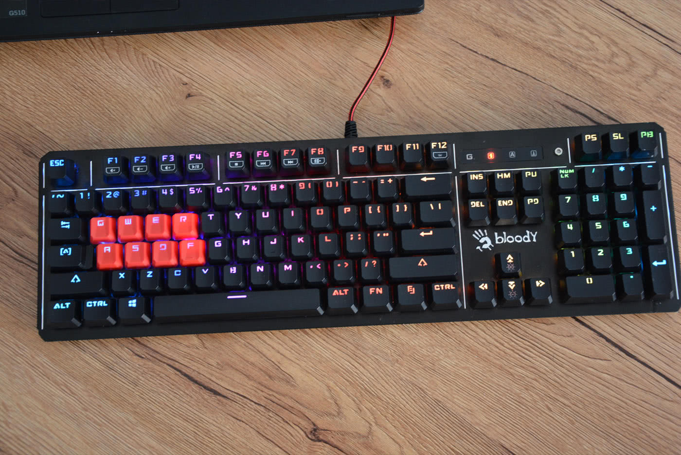 双飞燕q865光轴机械电竞键盘,双飞燕机械键盘975