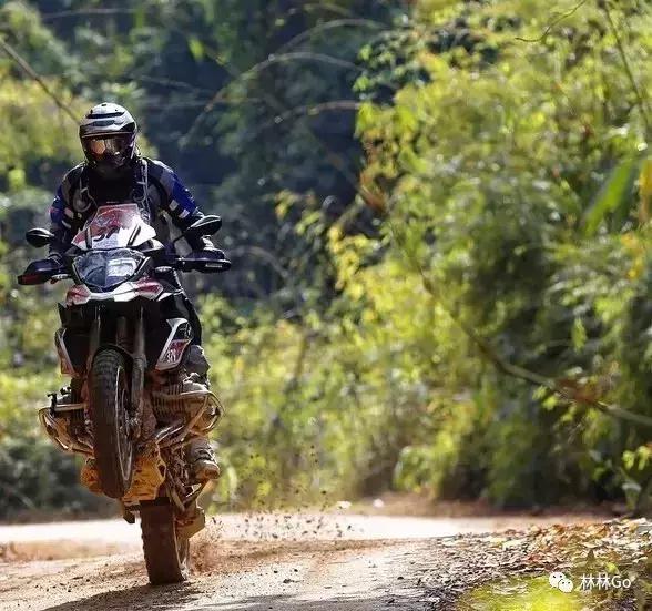 S1000RR摩托车新增M套件，BMW两款拳头产品重拳出击！