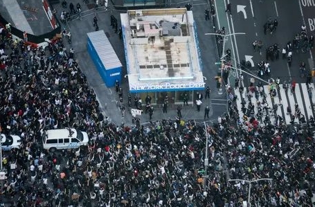 缇庡浗璀﹀療閿佸枆鐧戒汉,鐧戒汉璀﹀療閿佸枆