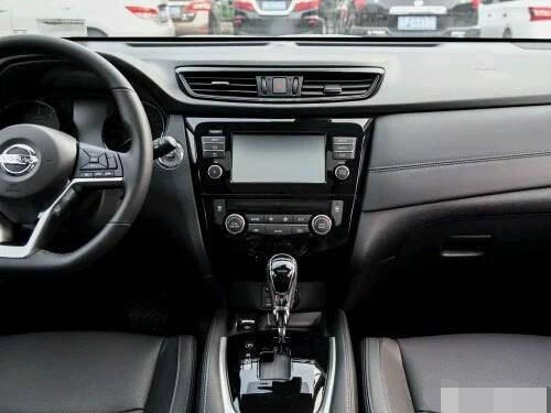 19款奇骏舒适版怎么样?落地多少钱?聊一聊这款车的优点和缺点