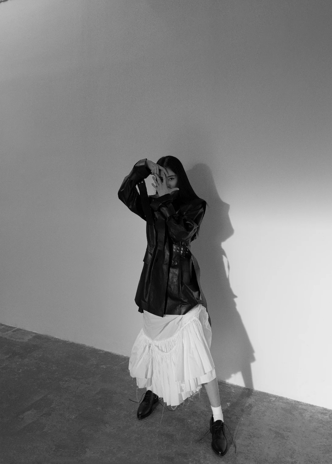 现在流行女士穿什么小白鞋,小白鞋过时了今年流行平底鞋