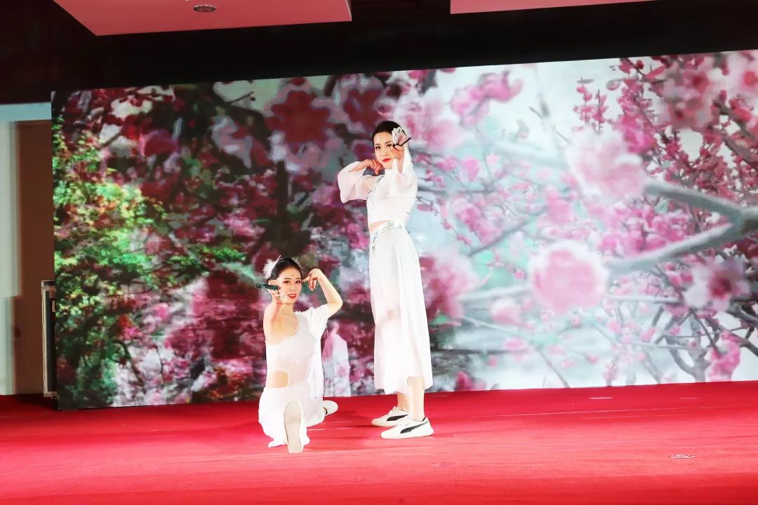 看图识人的女人是谁,看图识人这个女人是谁