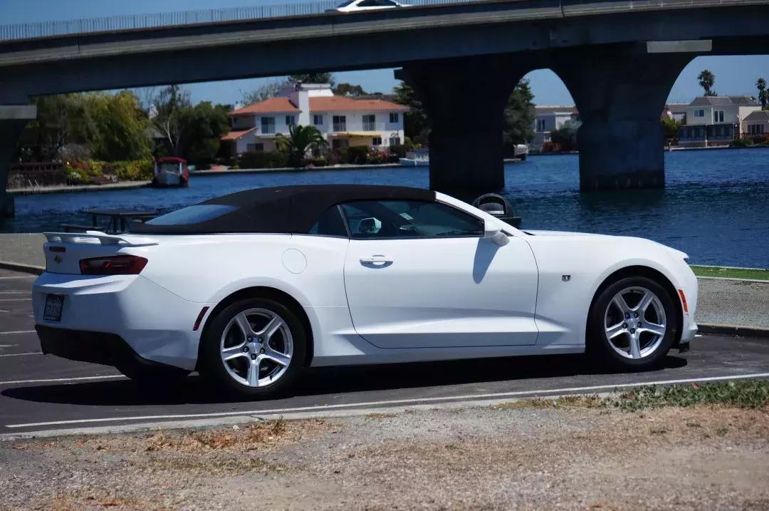 科迈罗挑战野马,科迈罗vs野马挑战者