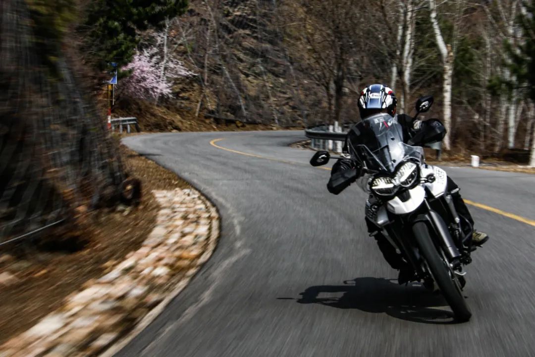 2021款凯旋老虎900试驾,试驾英伦三缸拉力凯旋tiger900