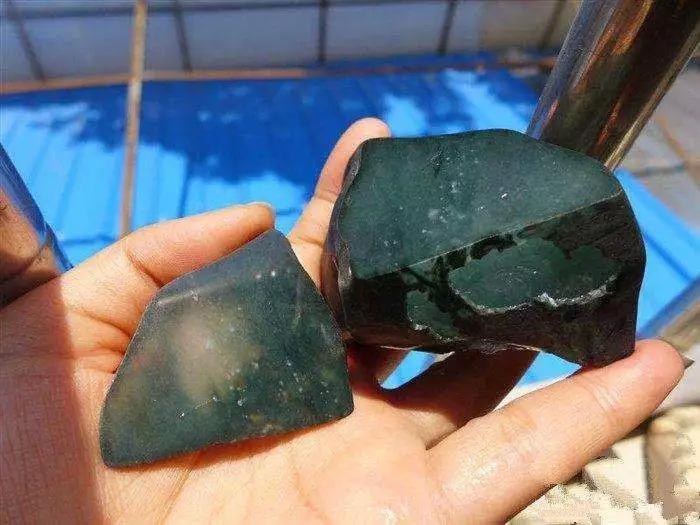 赌石冰种翡翠,翡翠赌石高冰种