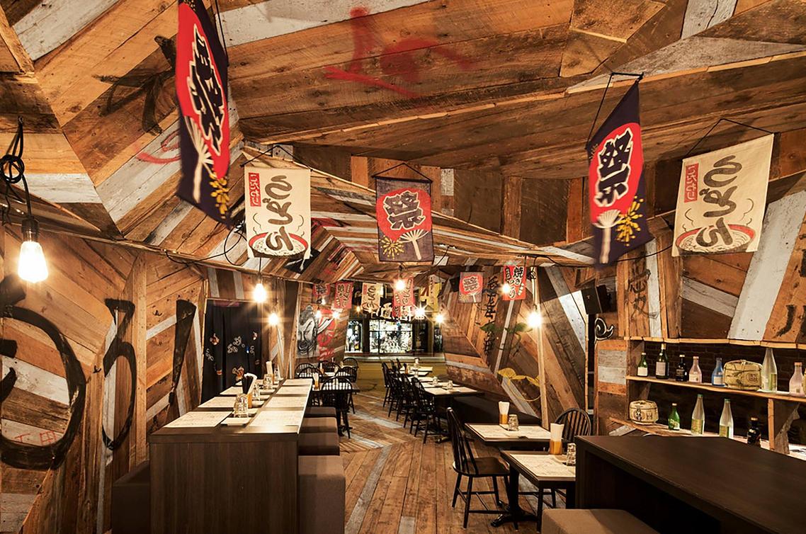 女生第一次去日本酒吧，千万别看错店名后缀，一不小心就很尴尬