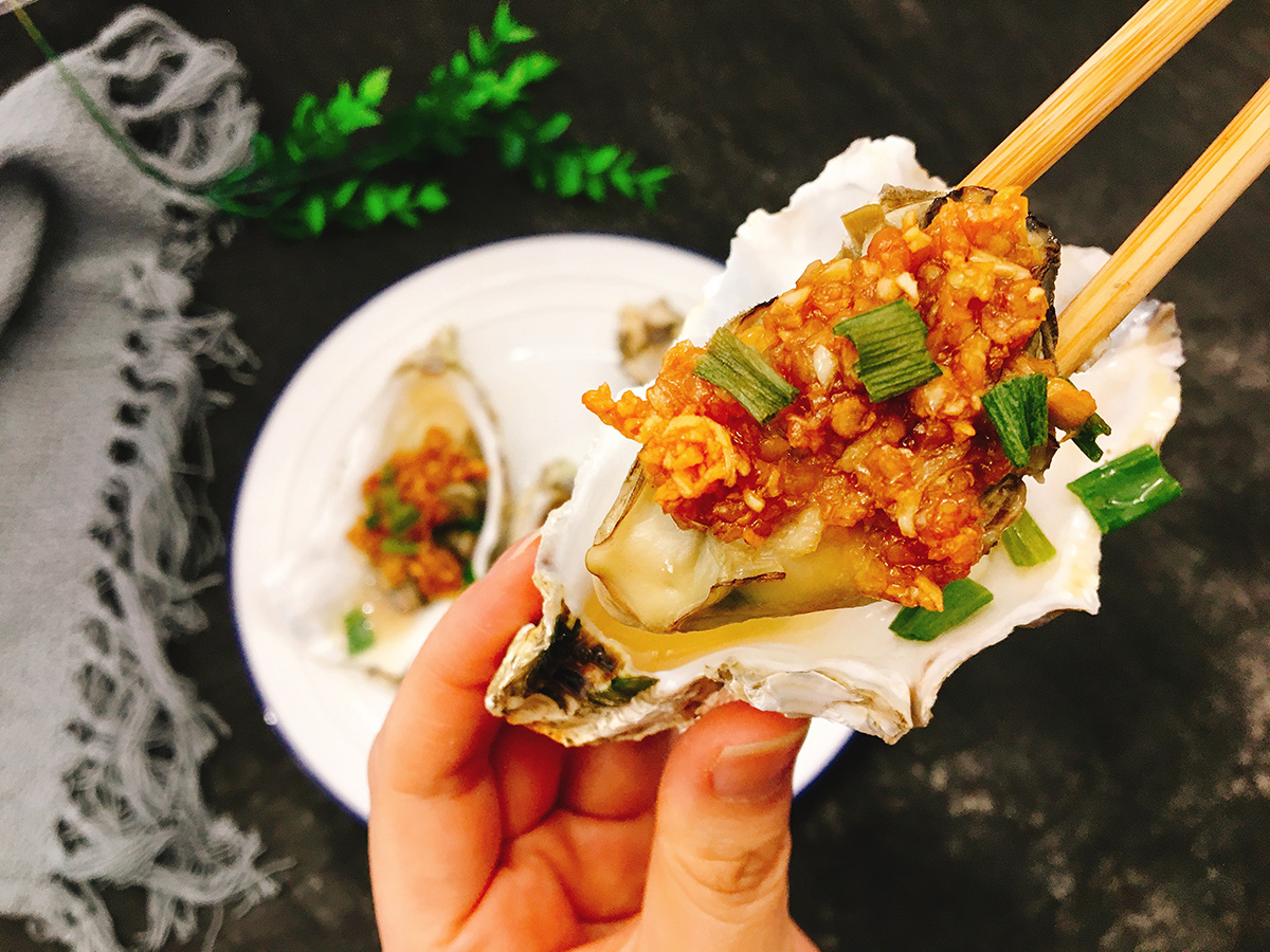 蒜蓉烤生蚝秘诀全在这一步,蒜蓉烤生蚝做法烤箱教程