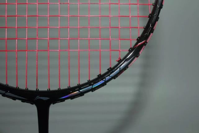 进攻型羽毛球拍推荐排行榜前十名,快速进攻高端羽毛球拍推荐