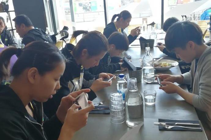 国乒直通赛最新战报刘诗雯朱雨玲,国乒女乒采访名场面