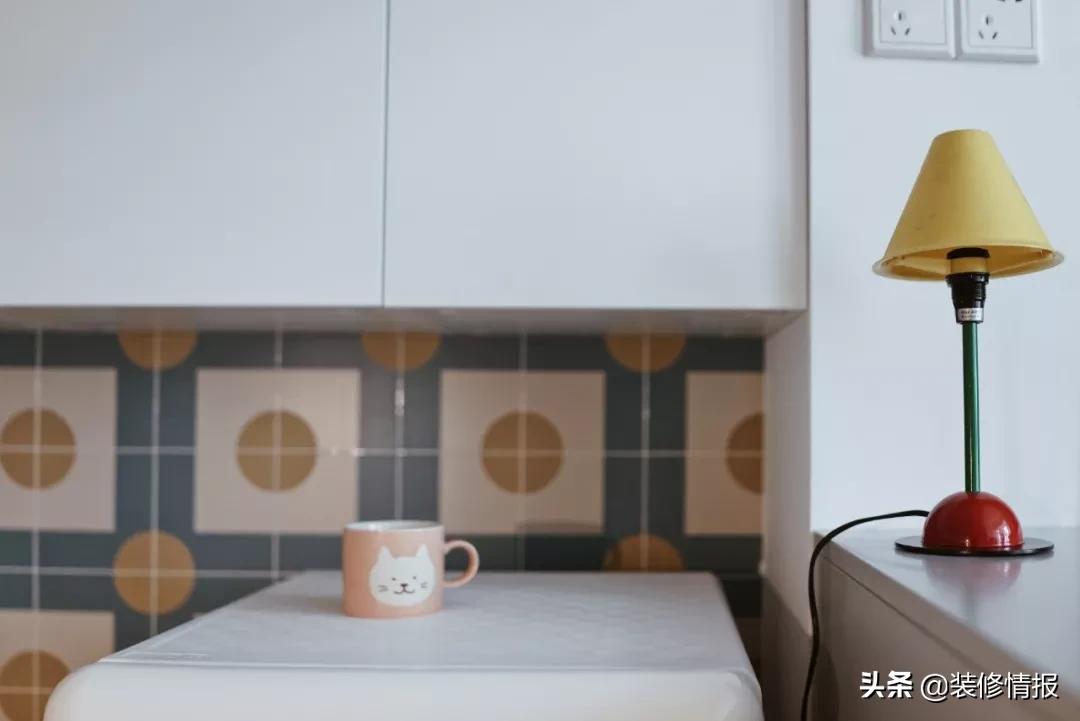 她买下32㎡上海老旧学区房，为女儿打造小桃园还有20㎡舒适大庭院