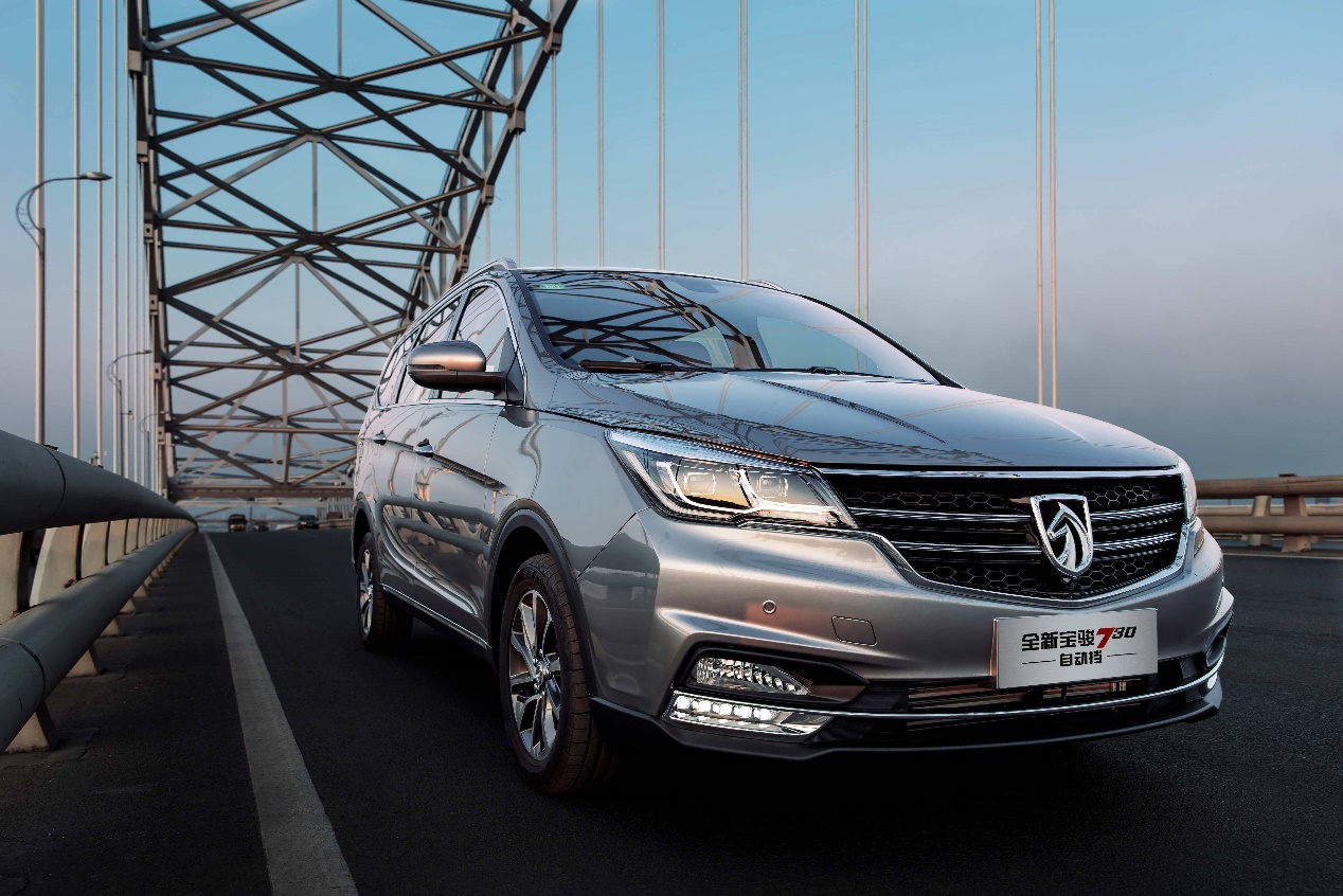 宝骏730七座车空间表现,宝骏730七座15年款手动挡带天窗