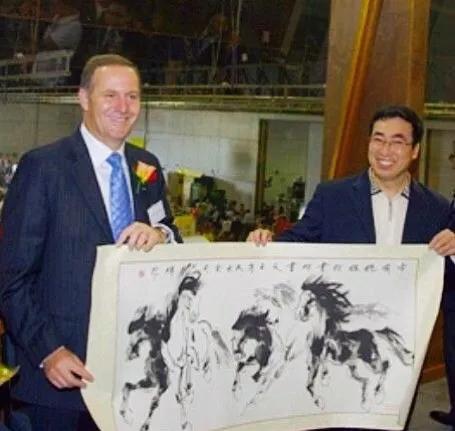 掌上乾坤指间生花世界级艺术家-贾同辉的“指墨”风釆