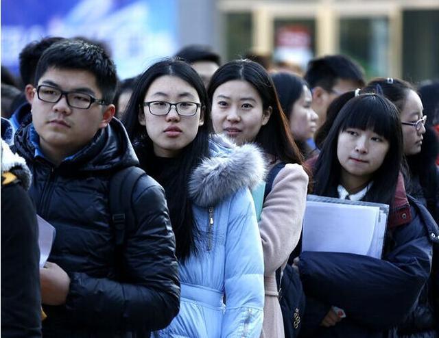 高考分数太低可以走捷径吗,高考不到300分怎么报考