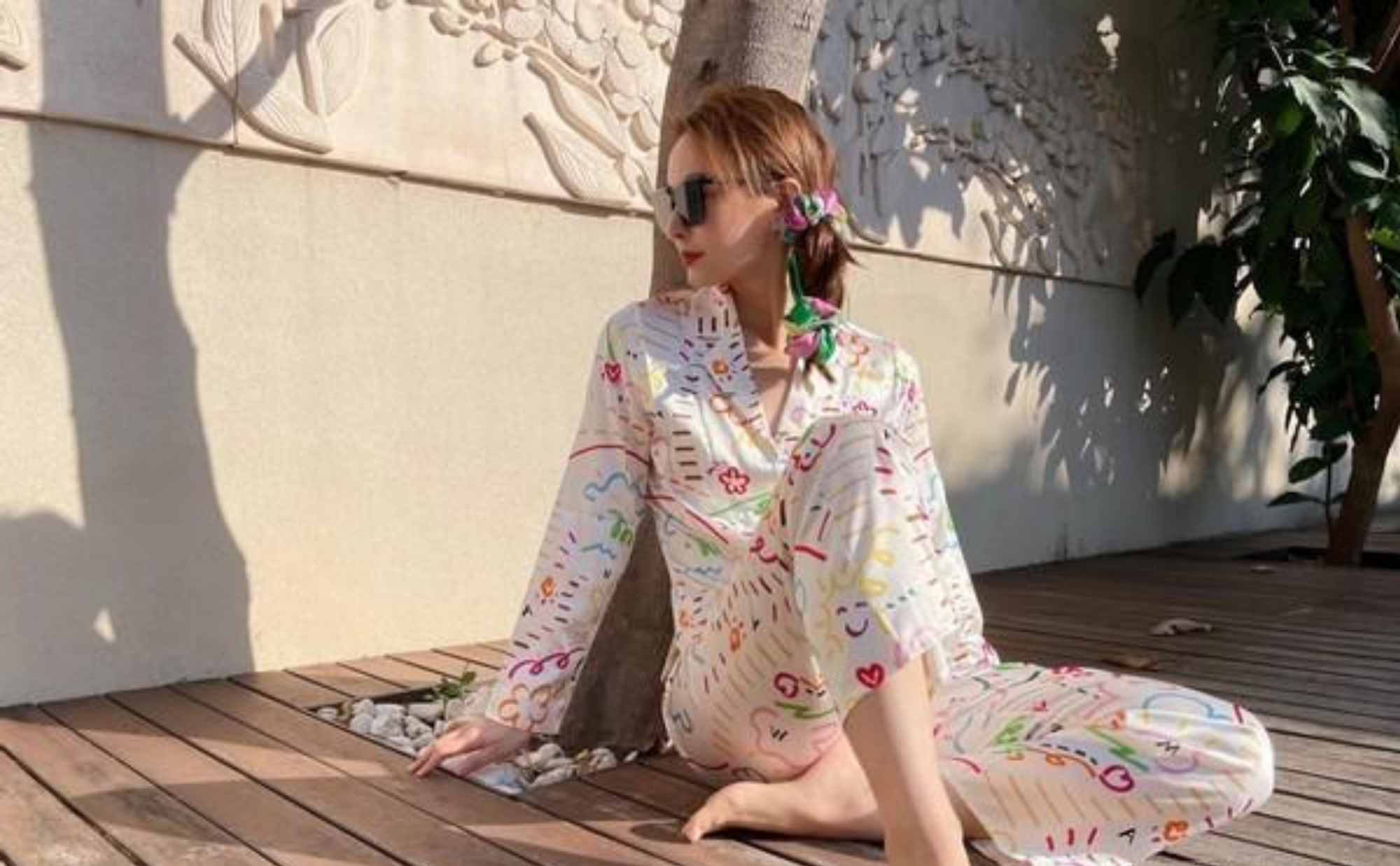 吴昕穿睡衣现身机场,吴昕油光满面现身机场似油腻少女