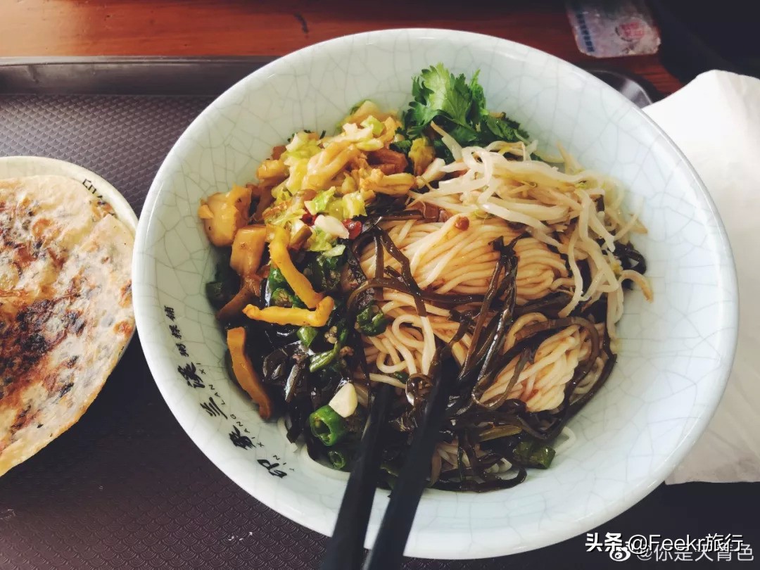 跟着邓超上了热搜的小城兰溪，庞大的小吃王国终于被掀起一角