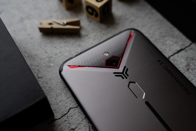 游戏液冷散热,打游戏用风扇还是用散热器好一点