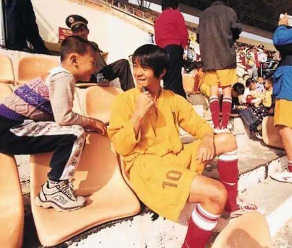 一个演员演绎部剧有多少钱,潘粤明拍电视剧多少钱