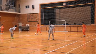 足球3人传球训练方法,3人进攻技巧教学