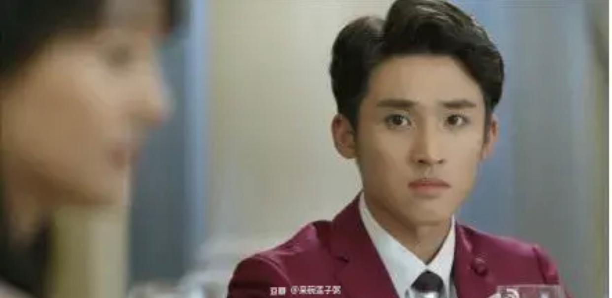 明星撞脸不可怕性别不同就尴尬,意想不到的明星撞脸