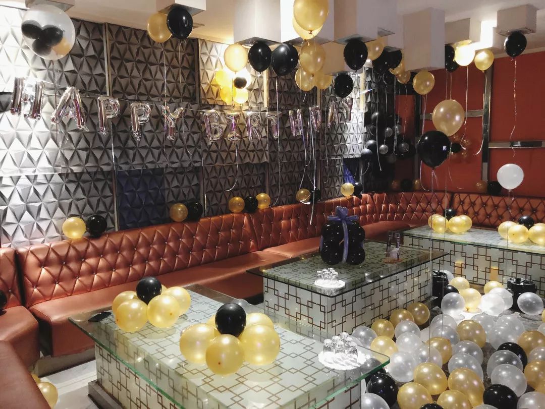 shou家自带食材的火锅店，开在KTV里，人均10+元