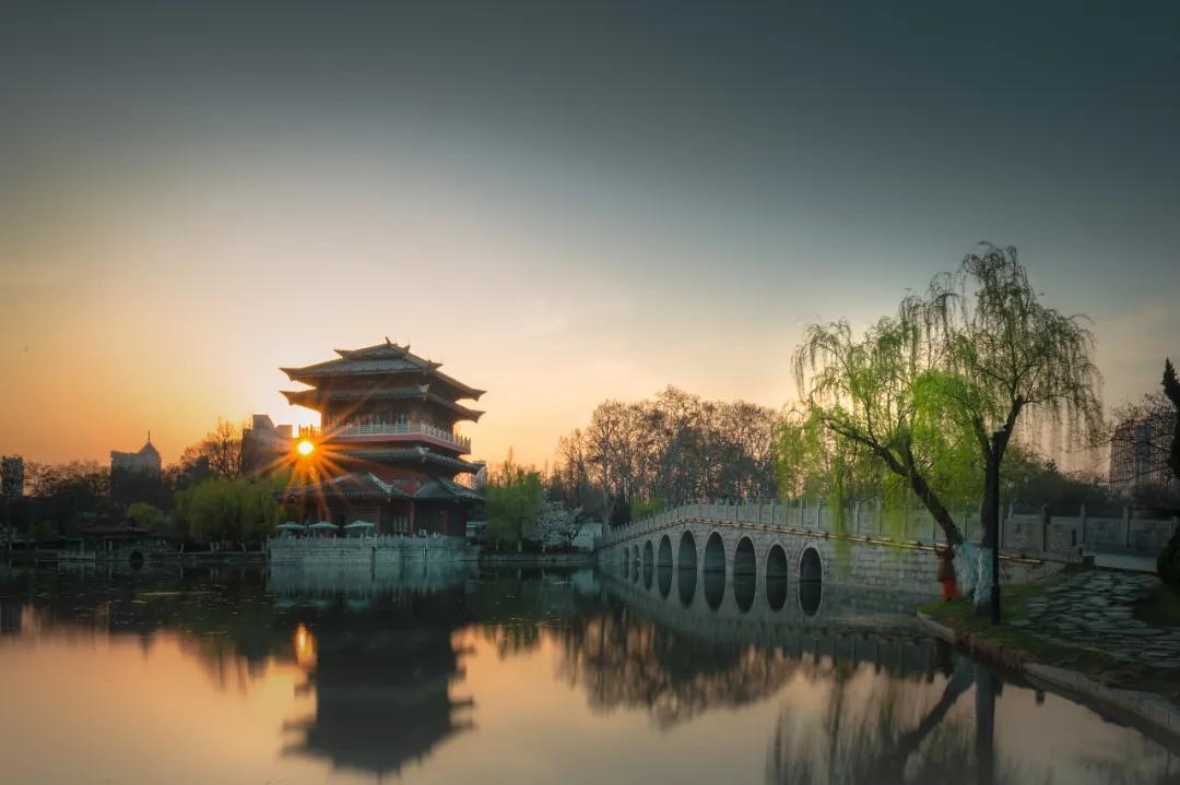 全国最敢赌的城市,逆风翻盘