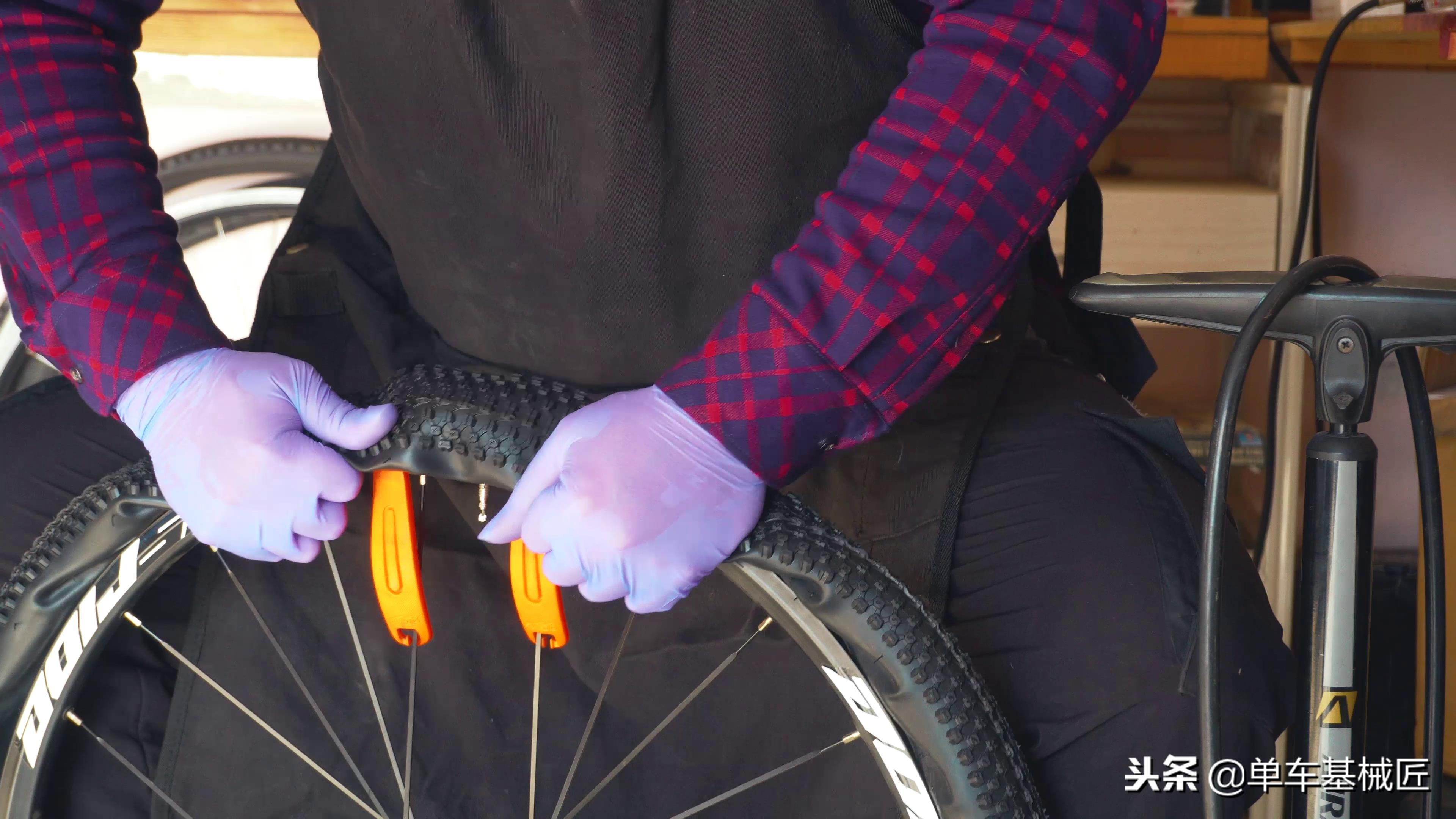 单车基械匠维修视频,自行车更换内胎和补胎技巧图解