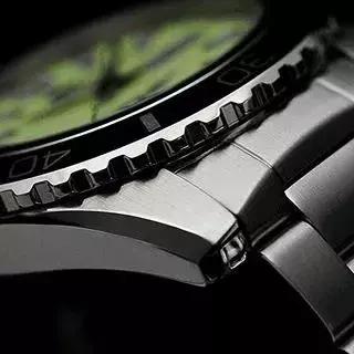 一道划痕需要补吗,一道很深的划痕怎么办