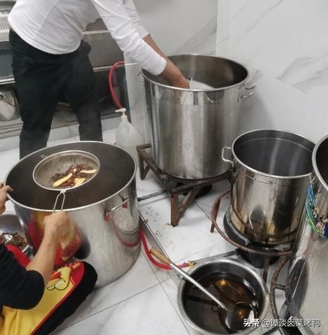 熟食店适合用哪种灶具,开卤菜店怎么选位置