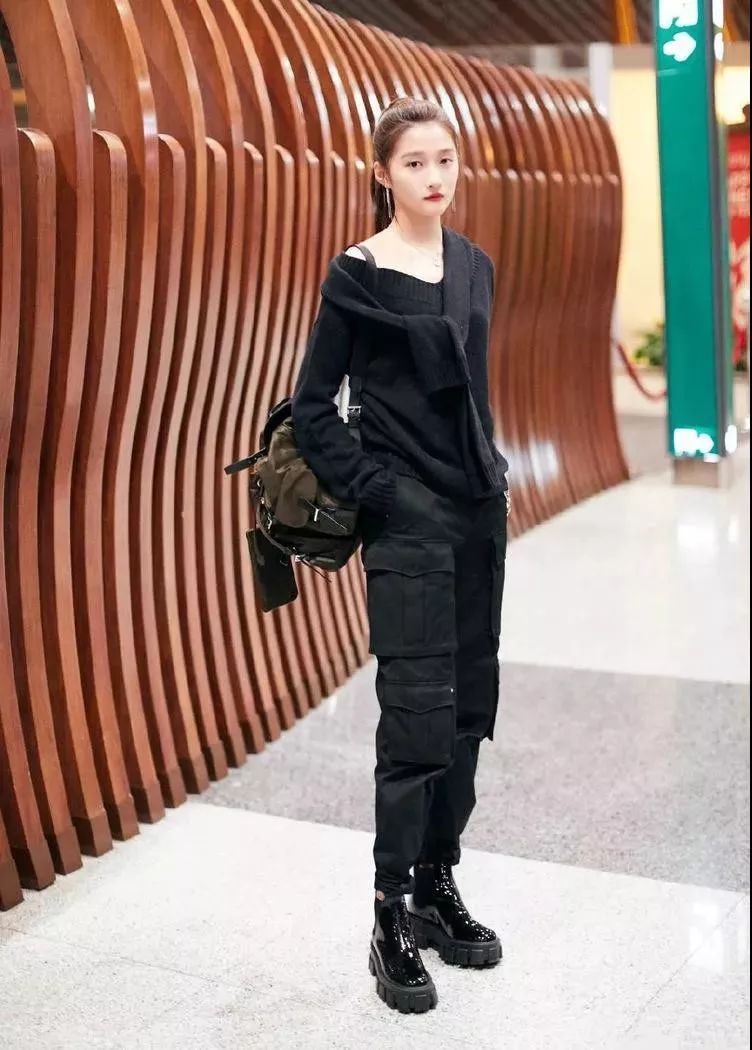 女明星都有的一双鞋,很火的一双女生鞋