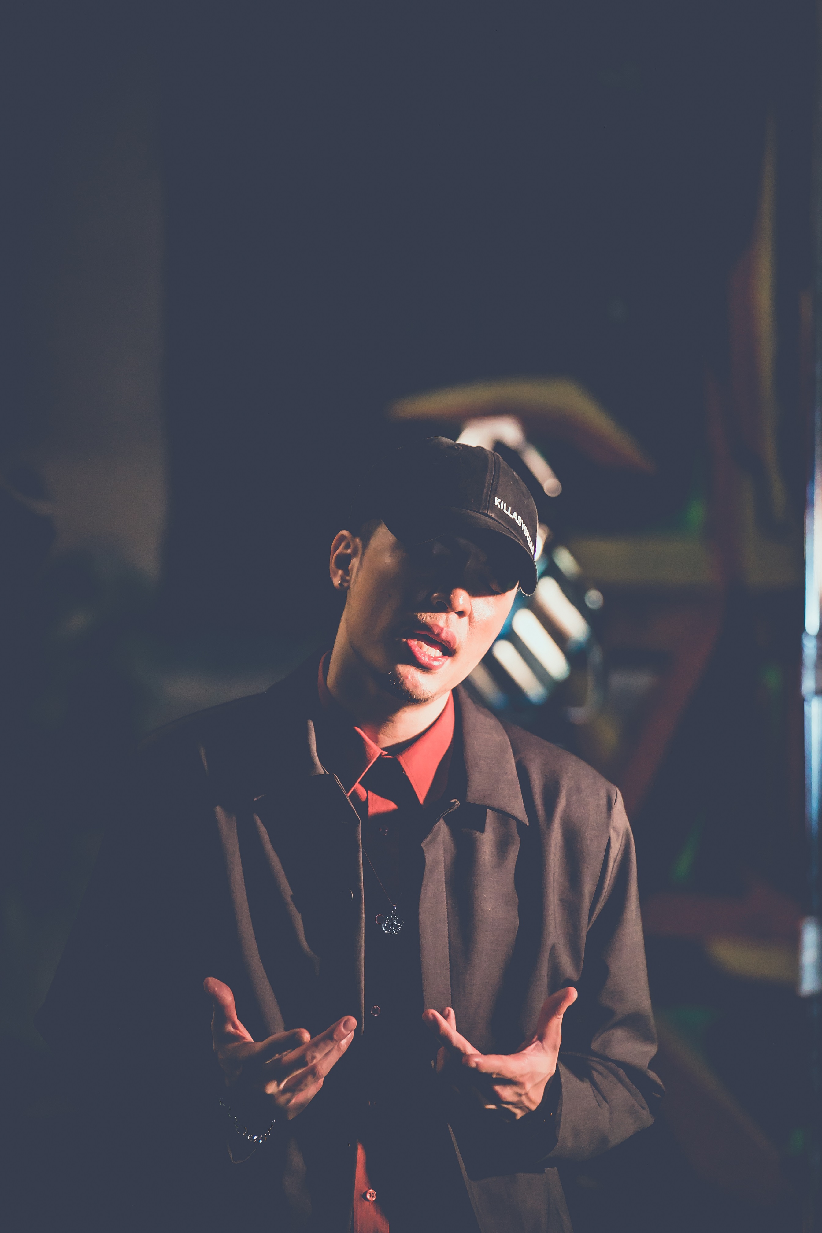 J.Sheon纪录金曲奖得主剃刀蒋的故事〈剃刀〉MV亲任制片百人临演