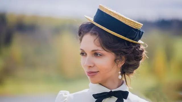 《暗夜与巴黎》:他靠什么而拥有了诺曼贵族之女的爱情