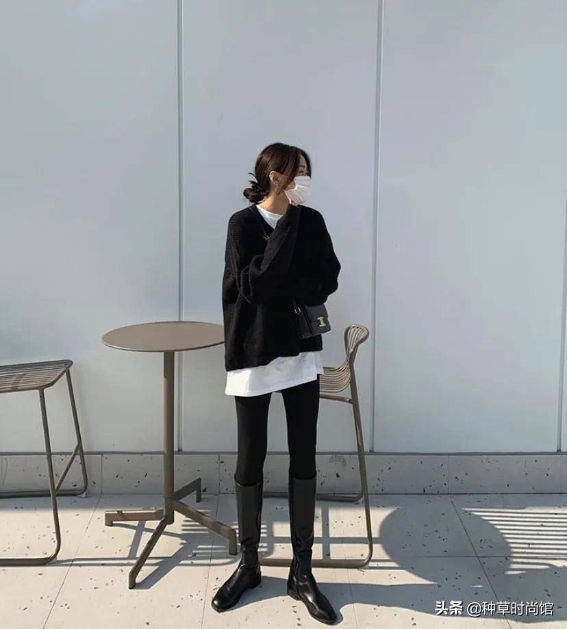 厚毛衣流行这样穿这也太洋气了,现在的毛衣都是短款高个要怎么穿